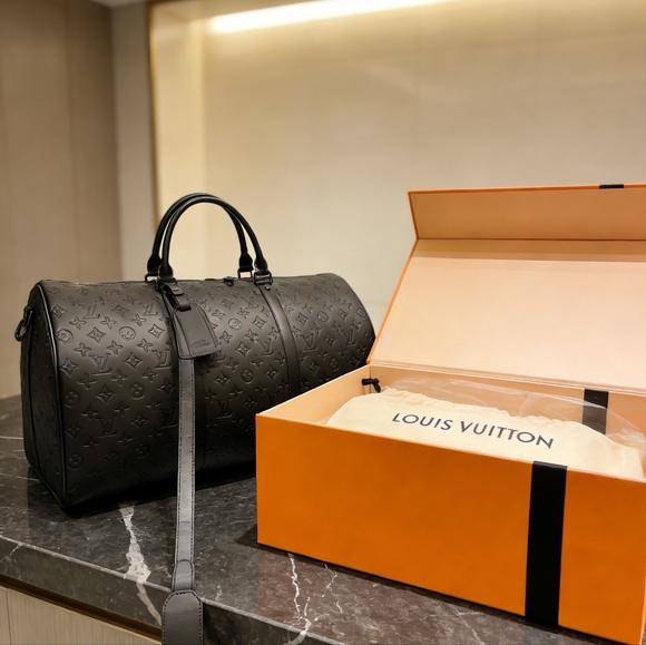 <AUTHENTIC>Louis Vuitton eather Travel Bag - Picture 2 of 6